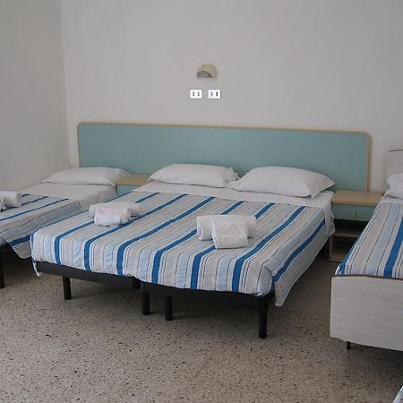 Hotel Montecarlo Nord Римини Экстерьер фото