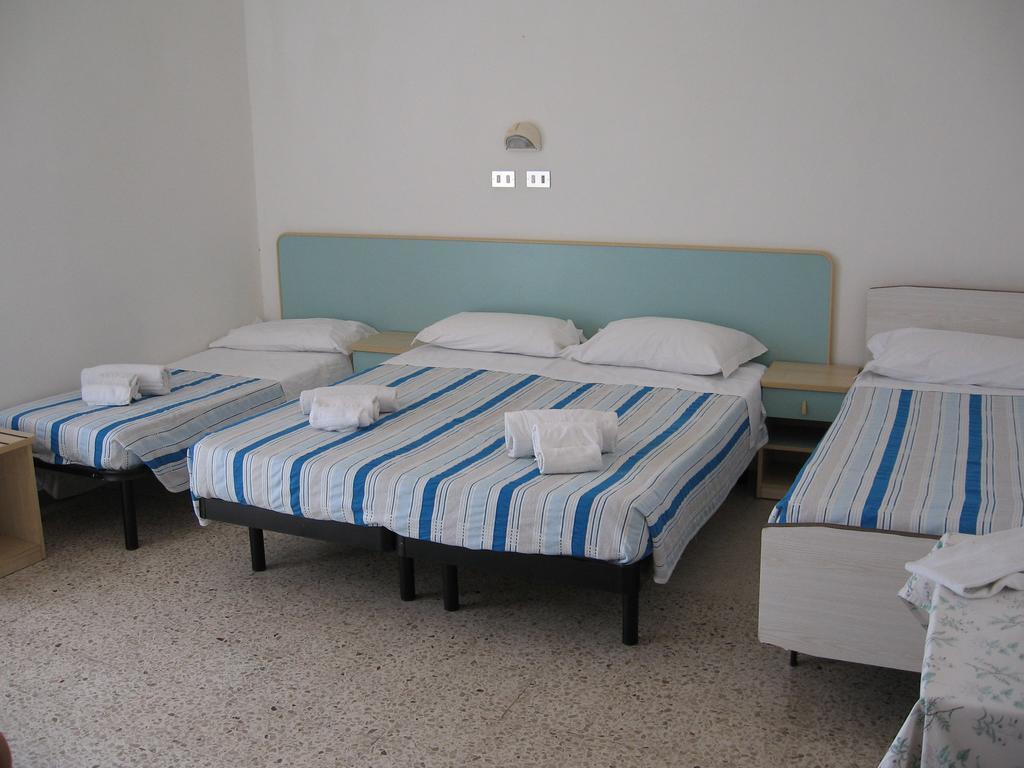 Hotel Montecarlo Nord Римини Экстерьер фото